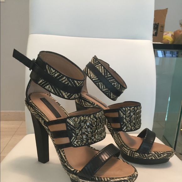 BCBG Shoes - Bcbg size 10 platform sandals perfect condition